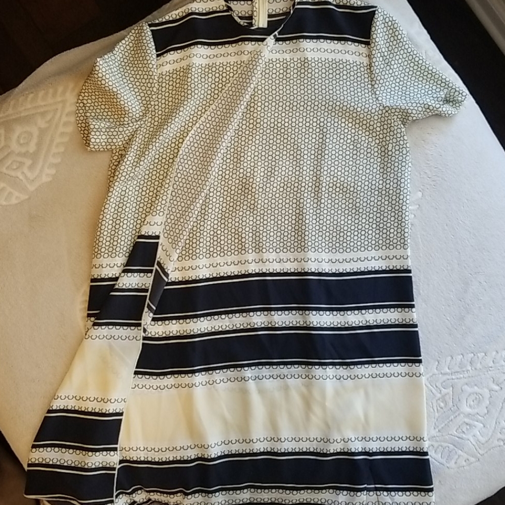 Beautiful Dress - Picture 2 of 2